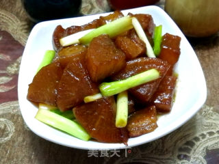 萝卜炖油渣的做法