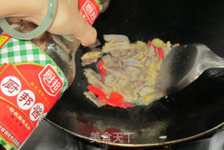 泡椒炒龙舌鱼的做法步骤：5