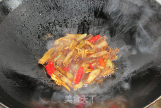 泡椒炒龙舌鱼的做法步骤：6