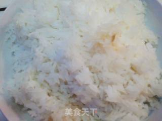 咸蛋黄锅巴的做法步骤：1