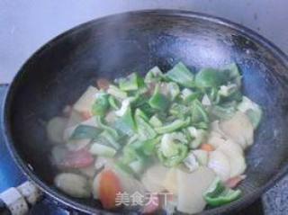 家常菜---【青椒胡萝卜土豆片】的做法步骤：9
