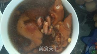 黄豆花生炖猪脚的做法