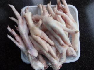 虎皮凤爪的做法步骤：1
