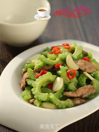 苦瓜炒鸭脯肉的做法