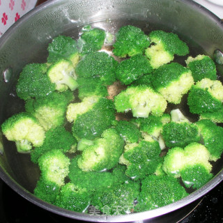 “ 蘑”力“食”足—鲜菌扣虾仁的做法步骤：6