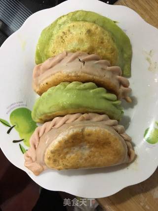 彩色韭菜盒子的做法