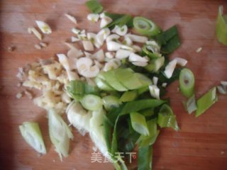 黄豆芽 炸酱面的做法步骤：1