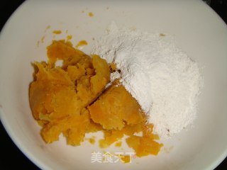 红薯豆沙饼的做法步骤：4