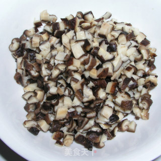 白菜胡萝卜香菇饺子的做法步骤：4