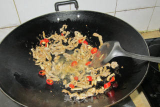 佛手瓜炒肉丝的做法步骤：3
