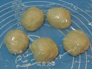 香肠面包卷的做法步骤：4