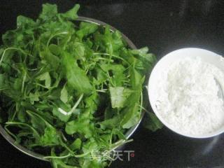 荠菜饼的做法步骤：1