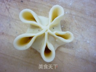 牡丹蒸饺的做法步骤：3