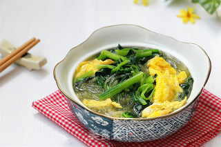 菠菜鸡蛋炖粉条的做法