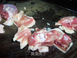 飘香栗子鸡的做法步骤：1