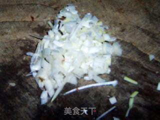 炒米饭的小窍门---六月鲜酱油炒饭的做法步骤：1