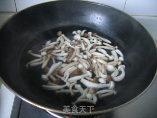 鲍汁烩双菇的做法步骤：3