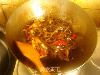 酸辣牛肉粉汤的做法步骤：5