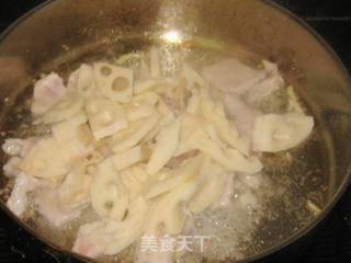 藕片西兰花炒里脊肉的做法步骤：6