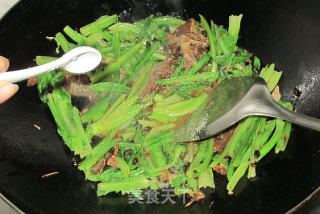 豆豉鲮鱼炒麦菜的做法步骤：5