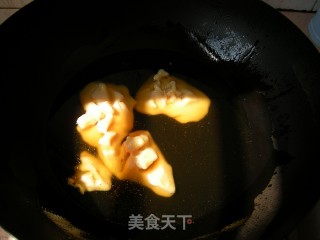 外焦里嫩——油炸小鱼的做法步骤：7