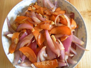 家常快手菜——胡萝卜炒洋葱的做法步骤：6
