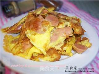 早起十分钟做出好吃的早餐~~香肠煎蛋的做法步骤：9