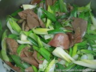 家常鲁菜---青蒜腰花的做法步骤：5