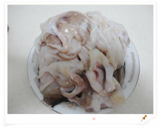 墨鱼莲藕炖粉条的做法步骤：1