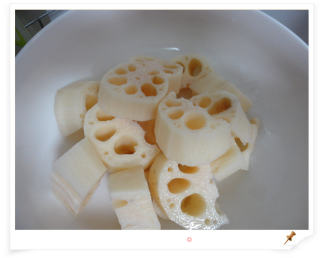 墨鱼莲藕炖粉条的做法步骤：2