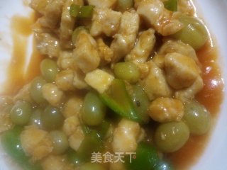 葡萄鸡丁的做法