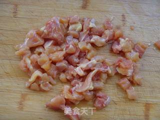 新奥尔良风味鸡肉披萨的做法步骤：1