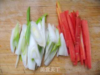 脱光族的光棍节——香干鸡蛋炒细面的做法步骤：2
