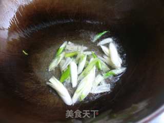 脱光族的光棍节——香干鸡蛋炒细面的做法步骤：4