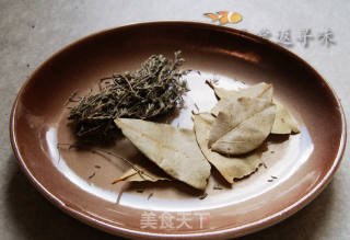 红萝卜焖牛小腿肉的做法步骤：4