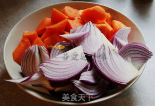 红萝卜焖牛小腿肉的做法步骤：7