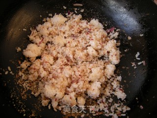 剩米饭之再利用——洋葱蛋炒饭的做法步骤：7