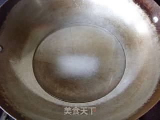 没有跟风的小零食---------挂霜花生的做法步骤：4