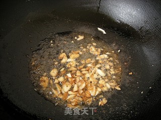 山间野味——野辣椒苗炒肉片的做法步骤：5