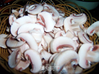 奶油蘑菇鸡肉饭的做法步骤：3