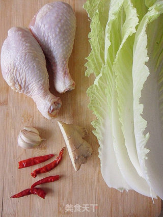 【家常菜】辣炒白菜鸡丁的做法步骤：1
