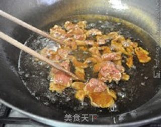 咖喱洋葱炒牛肉的做法步骤：2