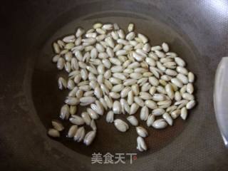 零食亦可下酒-------------麻辣花生米的做法步骤：5