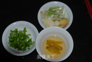 茶树菇烧鸡翅的做法步骤：4