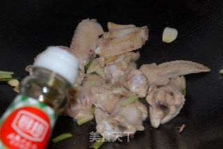 茶树菇烧鸡翅的做法步骤：7