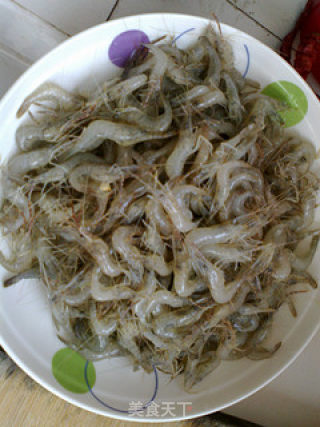 宴客大菜——酱油虾的做法步骤：2