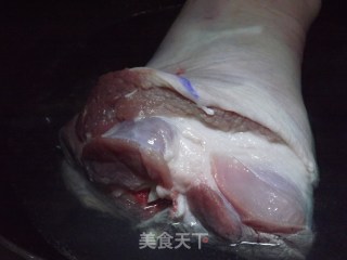 红烧猪肘的做法步骤：2