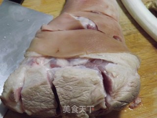 红烧猪肘的做法步骤：3