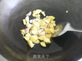 咖喱魔鬼鱼的做法步骤：1