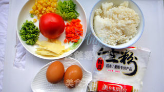 金银蛋卷炒饭的做法步骤：1